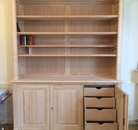 Bibliothèque style directoire en châtaigner