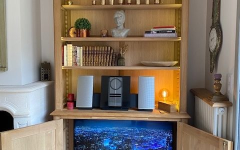 Bibliothèque sur mesure avec espace pour un écran tv